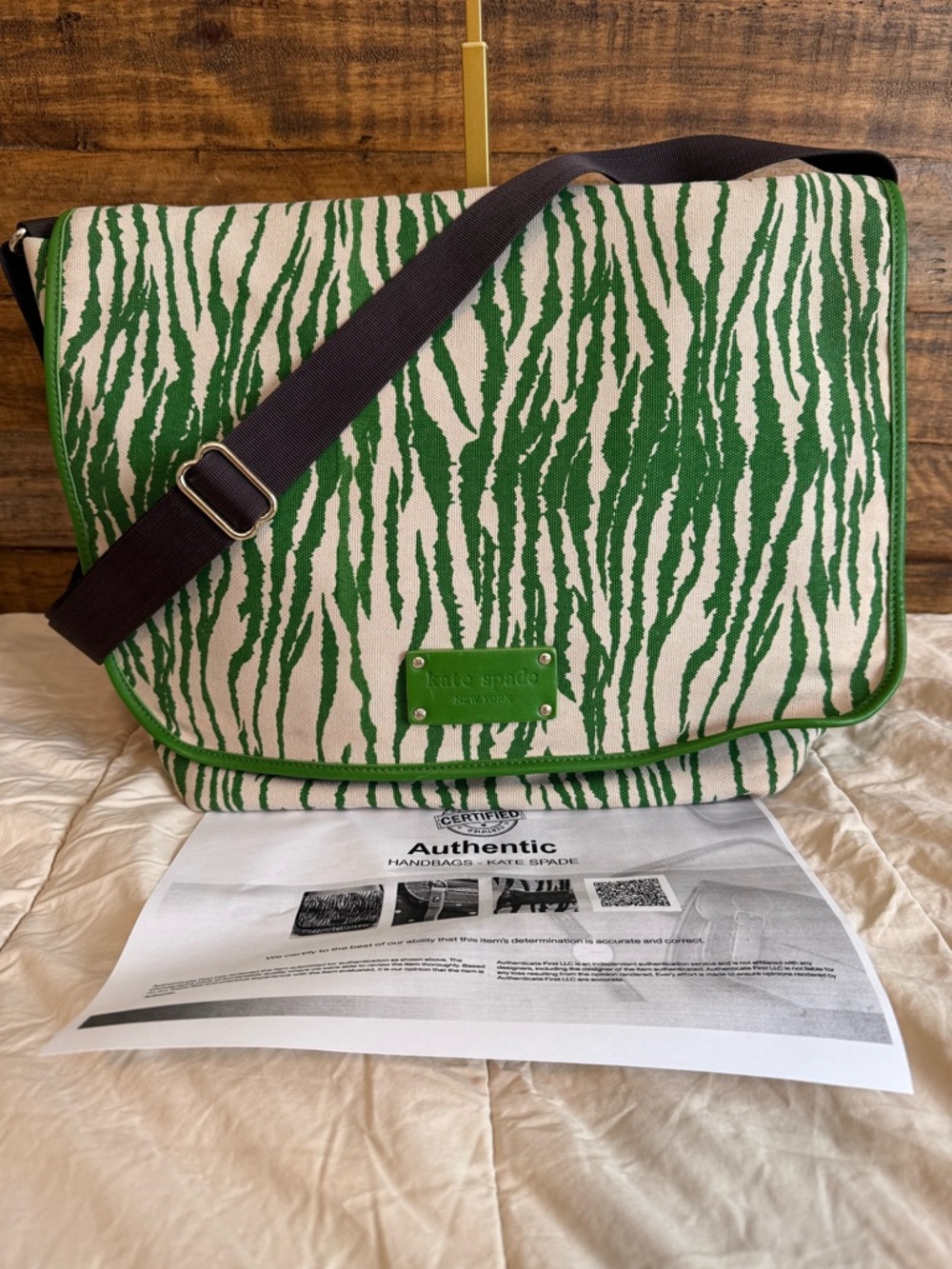 Rare-kate spade Green and White Zebra-Print Messenger Bag with COA